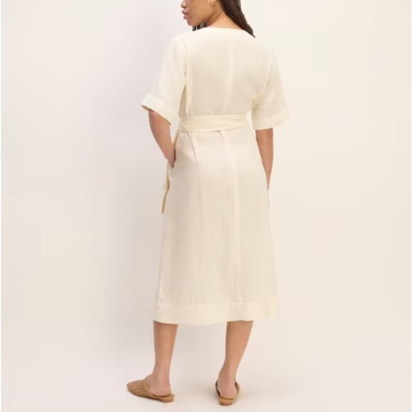 The Wrap Dress in Linen - Picture 4 of 10